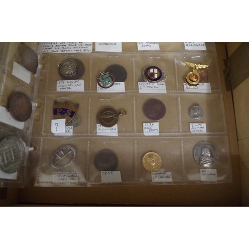 1783 - A collection of thirty badges, medals, tokens and coins. 