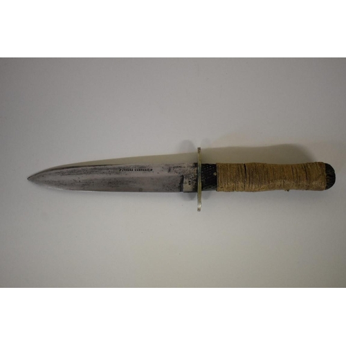 1849 - A military type knife, by 'B B Wells, Strand', the 13.5cm blade inscribed 'Hunter's Companion', in s... 