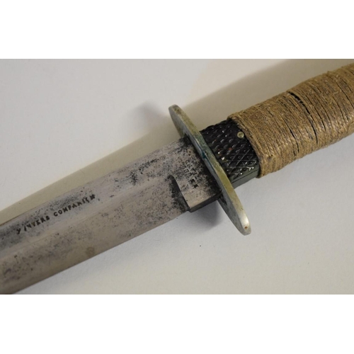 1849 - A military type knife, by 'B B Wells, Strand', the 13.5cm blade inscribed 'Hunter's Companion', in s... 