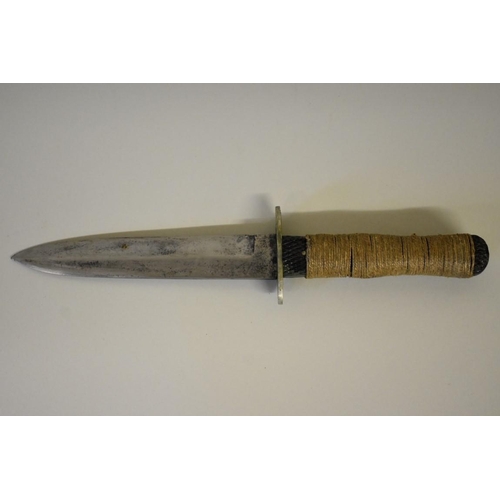 1849 - A military type knife, by 'B B Wells, Strand', the 13.5cm blade inscribed 'Hunter's Companion', in s... 