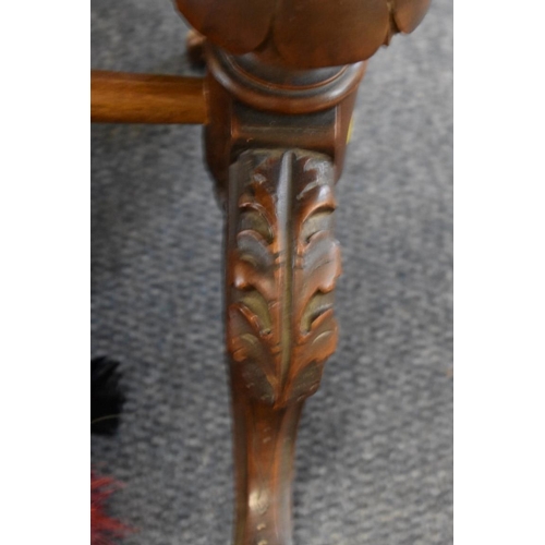 2012 - A Victorian figured walnut and inlaid oval occasional table, 107.5cm wide.