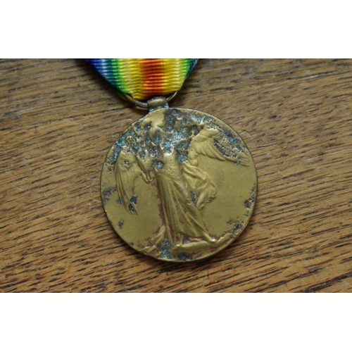 1840 - Medals: a quantity of British World War I and II medals; to include a World War I War medal to S E 3... 