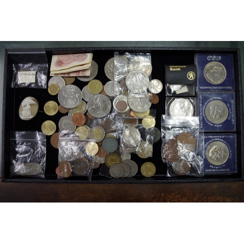 257 - A quantity of various coins, mostly British, to include; twelve British crowns; together with nine E... 