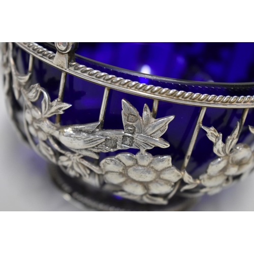 14 - A Victorian pierced silver basket, by Goldsmiths & Silversmiths Co, London 1896, havin... 