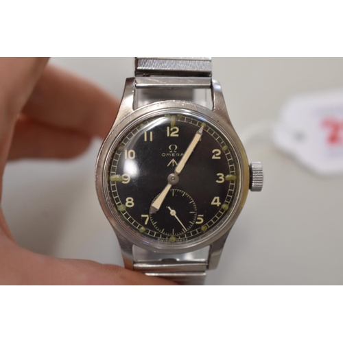 206 - A rare Omega WWII 'Dirty Dozen' British Army manual wind wristwatch, 34mm, cal 30T2, no:10301270, (r... 