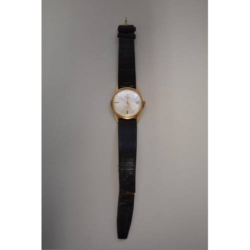 501 - A vintage Accurist 'Shockmaster' 9ct gold manual wind wristwatch, 33mm, on original black leather st... 