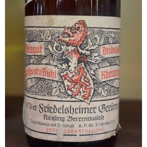 64 - A bottle of Friedelsheimer Gerumpl Beerenauslese, 1976, Riechsrat von Buhl. ... 