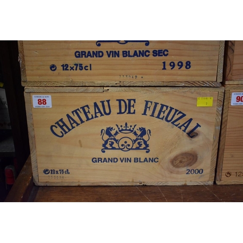 88 - A case of twelve 75cl bottles of Chateau de Fieuzal Blanc, 2000, Pessac-Leognan, in owc. (12)PLEASE ... 