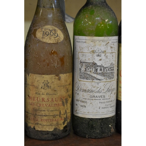 97 - A mixed lot of wine, comprising: a 75cl bottle of Aloxe-Corton 1970, Bouchard Pere & Fils; ... 