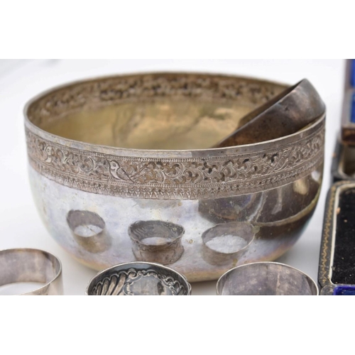 392 - A quantity of silver and silver plated items, to include two Victorian cased sets of electroplated f... 