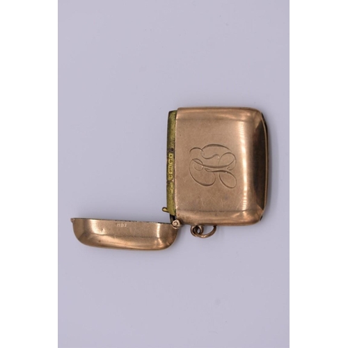 426 - A gold vesta case, hallmarked 375, 25.4g.