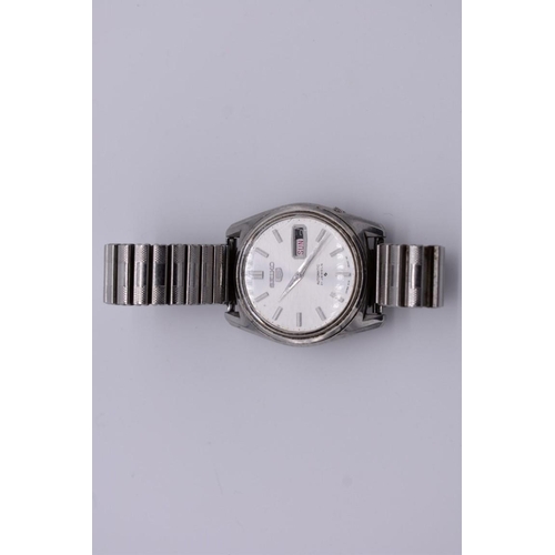 513 - A 1970s 'Seiko 5' stainless steel automatic wristwatch, 36mm, ref '6119-8093' no 00316, on later Fix... 