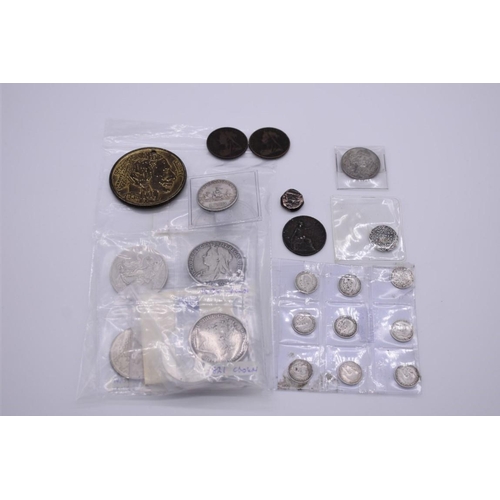 548 - Coins: a quantity of Commonwealth crowns to include five UK crowns, dated 1821, 1895, 1935, 1937 and... 