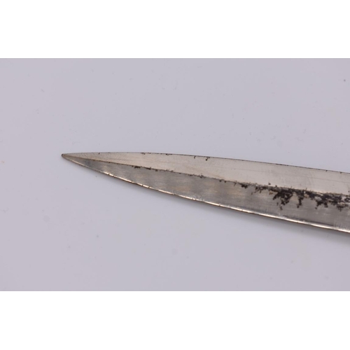 1763 - A World War II German Luftwaffe first pattern dagger and sheath, unnamed, having aluminium chain att... 