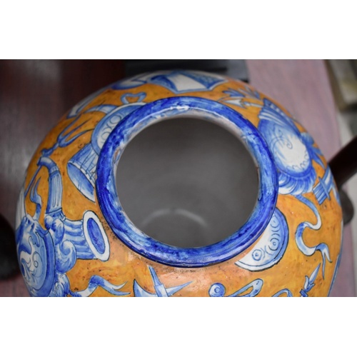 1155 - A maiolica ovoid vase, 26cm high. 