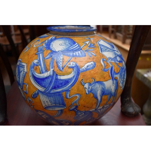 1155 - A maiolica ovoid vase, 26cm high. 