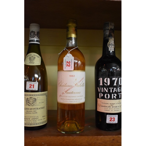 22 - A 75cl bottle of Chateau Gilette, 1962, Sauternes.