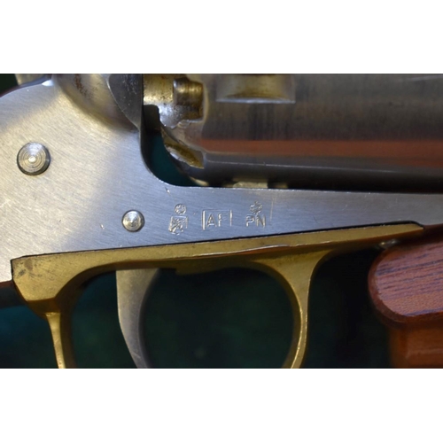 1918 - A New Model Army .44 cal black powder pistol by Hilton, in fitted case, a.f. (black powder pistol li... 