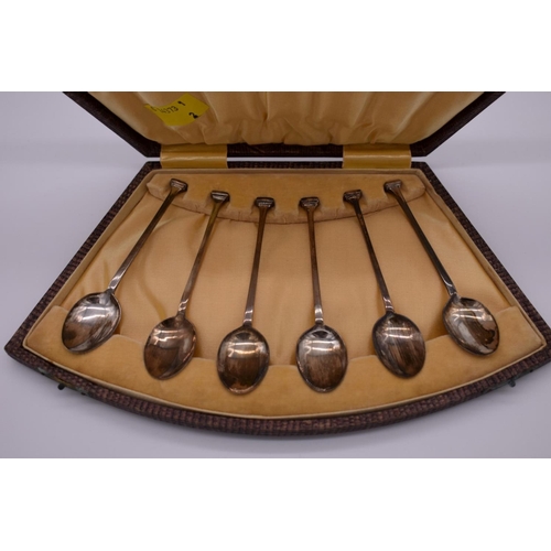 355 - A cased set of six silver seal top coffee spoons, by William Hair Haseler, Birmingham 1923,&nbs... 