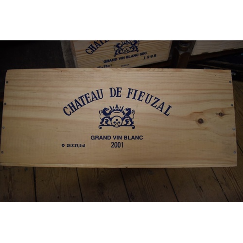 104 - A case of twenty-four 37.5cl bottles of Chateau de Fieuzal Blanc, 2001, Pessac-Leognan, in owc. (24)... 