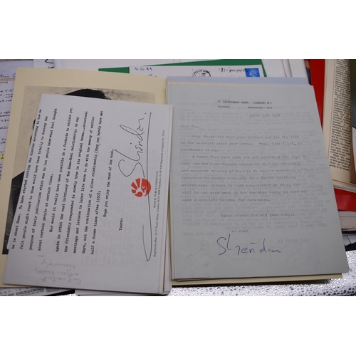 63 - MORLEY (Sheridan): quantity of correspondence between JWT and Sheridan Morley, author of Noel Coward... 