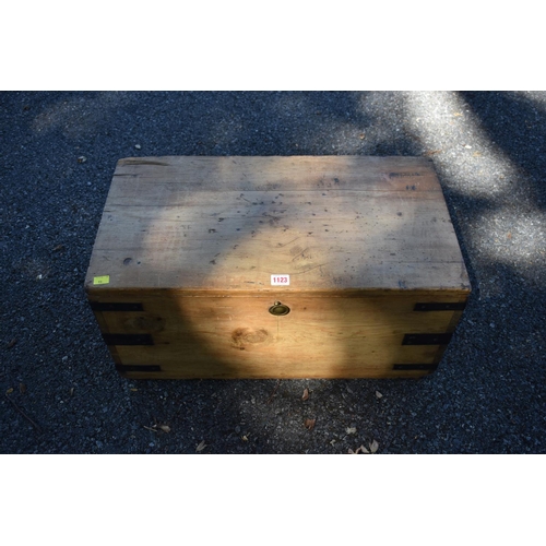 Lot 1123      