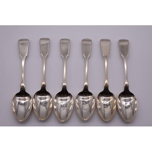 64 - A set of six silver William IV Old English pattern teaspoons, by John Meek, London 1828, 128g.... 