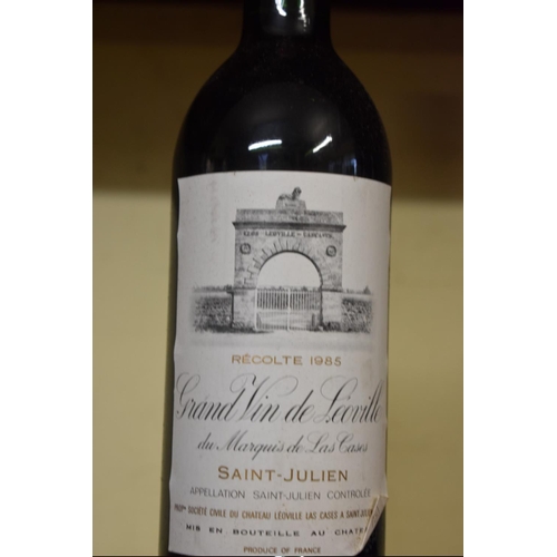 581 - A 75cl bottle of Chateau Leoville Las-Cases, 1985, 2nd St Julien. (1)