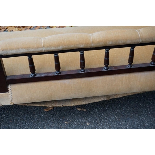 1068 - (THH) A mahogany peach upholstered chaise longue, 163cm long x 58cm deep x 73cm high. This lot can o... 