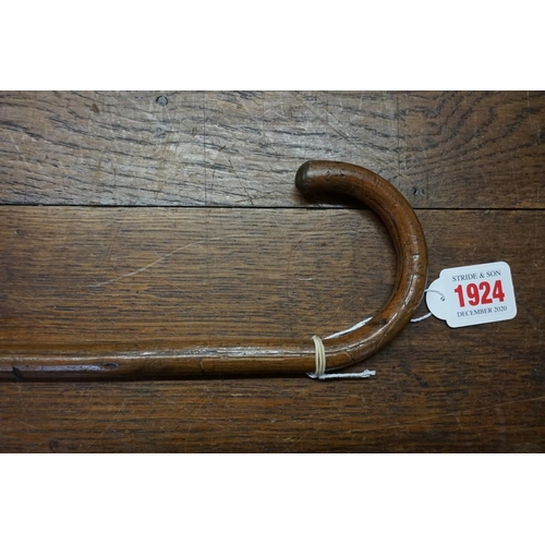 1924 - A Victorian child's walking stick, 47cm long.