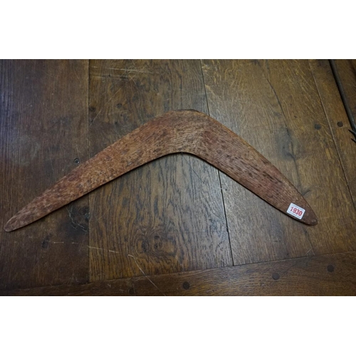 1930 - Ethnographica: an Australian boomerang, 64.5cm wide. 