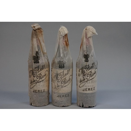 510 - Three half bottles of Viejisimo Sherry, Antonio de la Riva, (1940s bottling). (3)... 