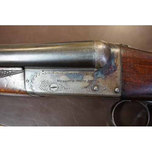 1929 - A Webley & Scott 16 bore side by side double barrel shotgun, with box lock, No. 115199, with she... 