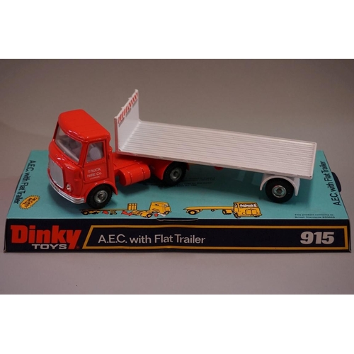 530 - A Dinky 915 'AEC with Flat Trailer', in bubble box.