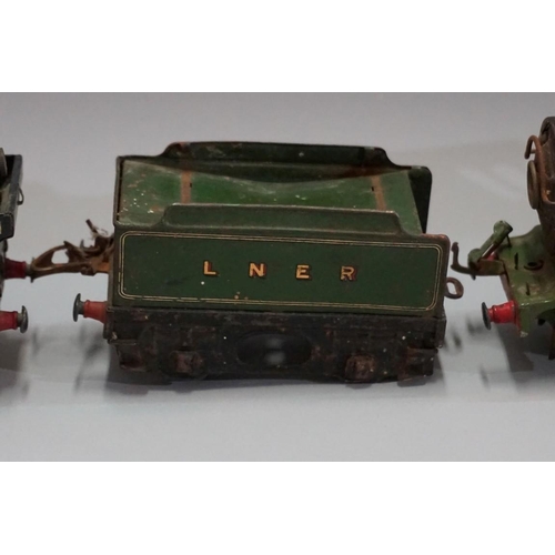 537 - A Hornby O gauge O-4-0 LNER No 1 Special tank locomotive 1368 and tender; together with another Horn... 