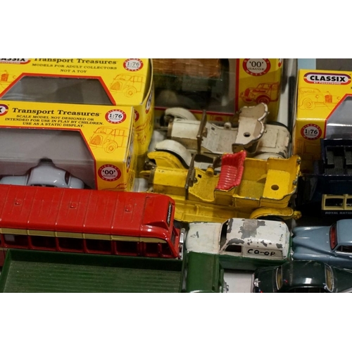 557 - A small collection of diecast vehicles, to include Lesney, some boxed. (qty)