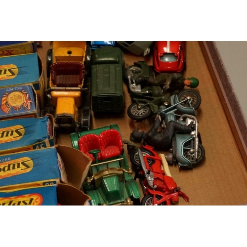 565 - A Collection of Matchbox, Lesney and other similar vehicles. (qty)