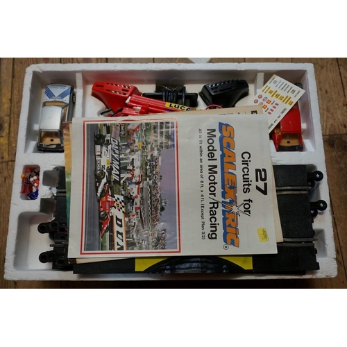 576 - A Scalextric 'Ford Escort XR3i Racing' set, boxed.