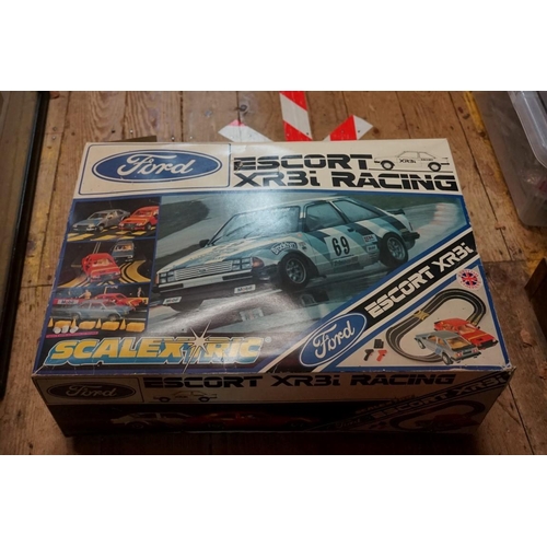 576 - A Scalextric 'Ford Escort XR3i Racing' set, boxed.