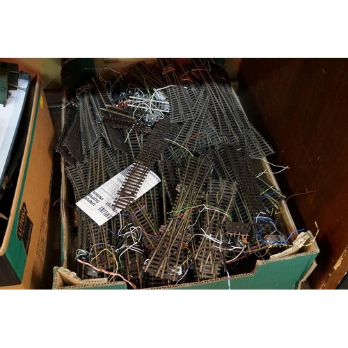 582 - A large quantity of Peco 'OO' gauge track, of various length, some boxed. (qty)