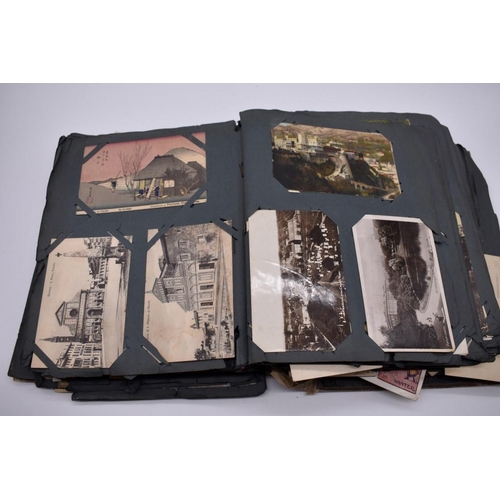 117 - POSTCARD ALBUM: substantial vintage album containing approx 465 postcards, many World War I period h... 