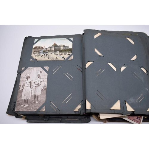 117 - POSTCARD ALBUM: substantial vintage album containing approx 465 postcards, many World War I period h... 