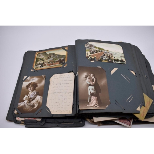 117 - POSTCARD ALBUM: substantial vintage album containing approx 465 postcards, many World War I period h... 