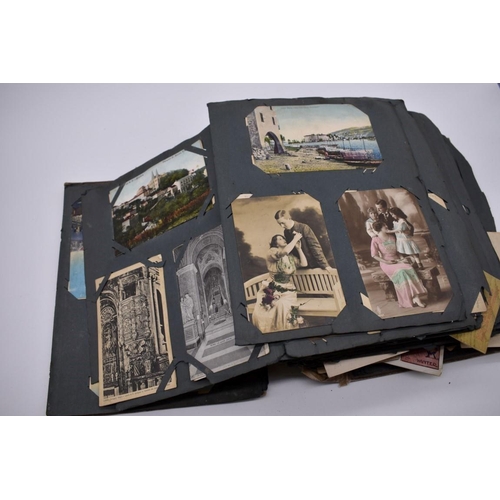 117 - POSTCARD ALBUM: substantial vintage album containing approx 465 postcards, many World War I period h... 