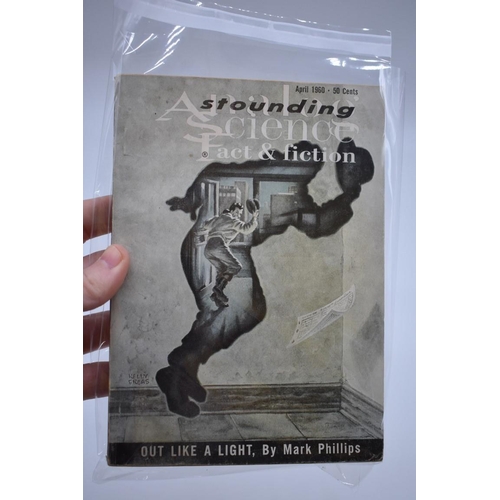 164 - ASTOUNDING SCIENCE FICTION: collection of 19 issues, 1948-1960, printed wrappers with some wear. (19... 