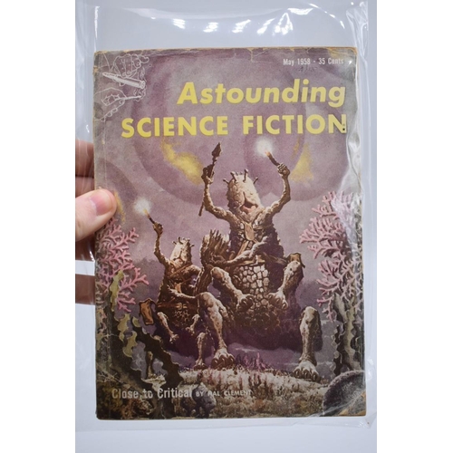 164 - ASTOUNDING SCIENCE FICTION: collection of 19 issues, 1948-1960, printed wrappers with some wear. (19... 