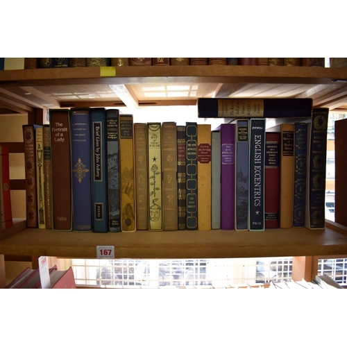 167 - FOLIO SOCIETY: collection of 23 vols, 18 of them retaining slipcases. (One shelf)... 