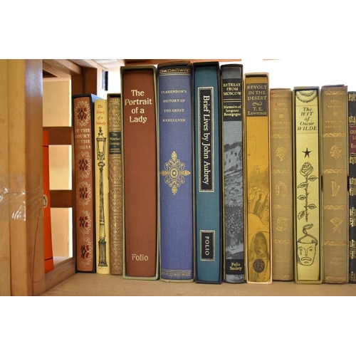 167 - FOLIO SOCIETY: collection of 23 vols, 18 of them retaining slipcases. (One shelf)... 