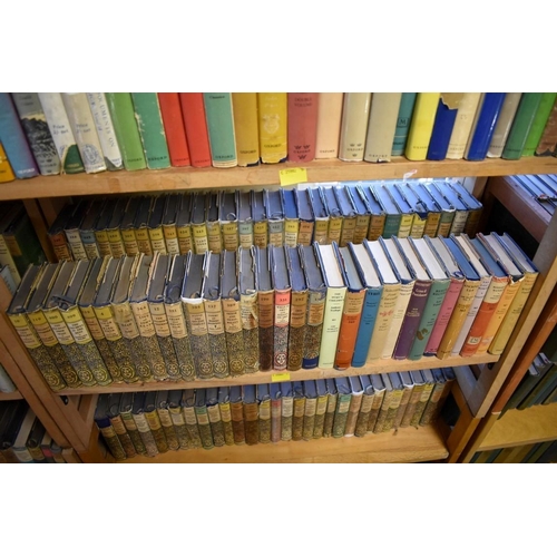 207 - OXFORD WORLDS CLASSICS: a very large collection of over 1500 volumes over 28 shelves, mixed ser... 