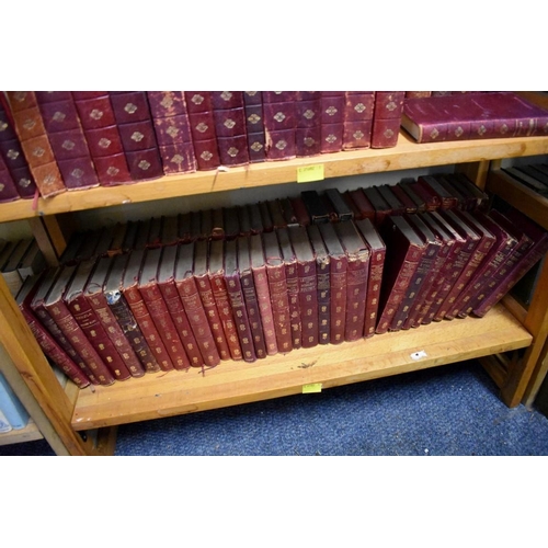 207 - OXFORD WORLDS CLASSICS: a very large collection of over 1500 volumes over 28 shelves, mixed ser... 